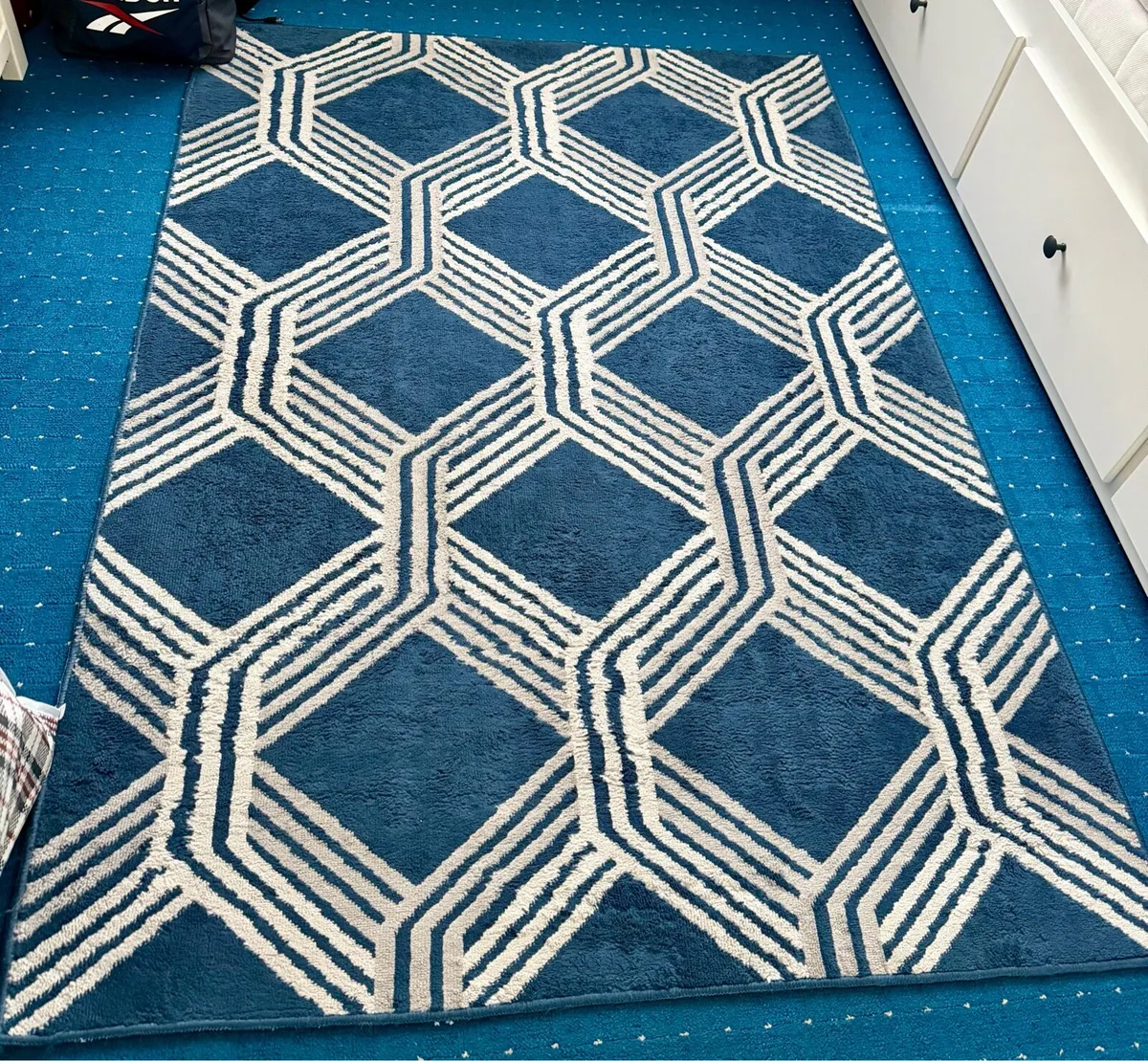 Navy/cream rug 165x115cm - Image 1