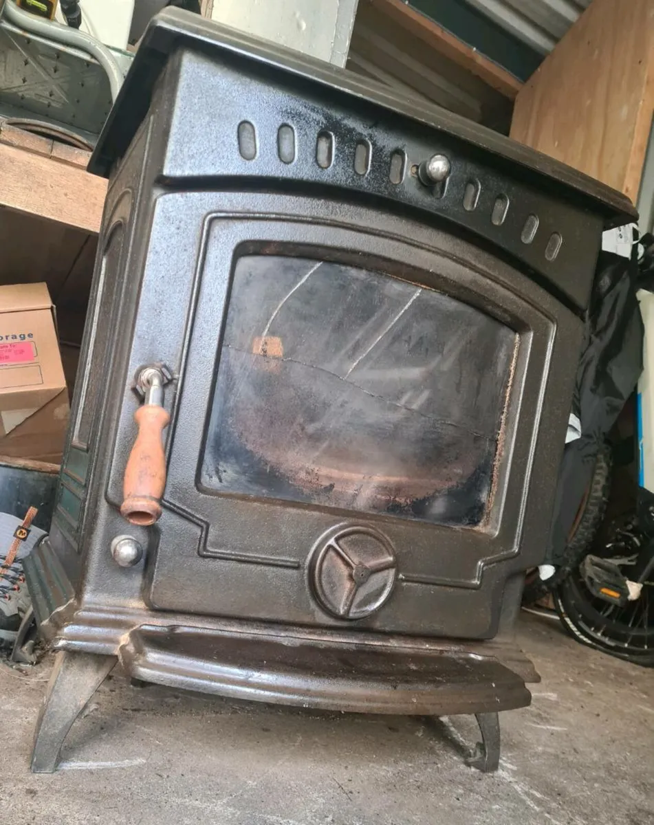 Stanley Oisin solid fuel stove(back boiler) - Image 1