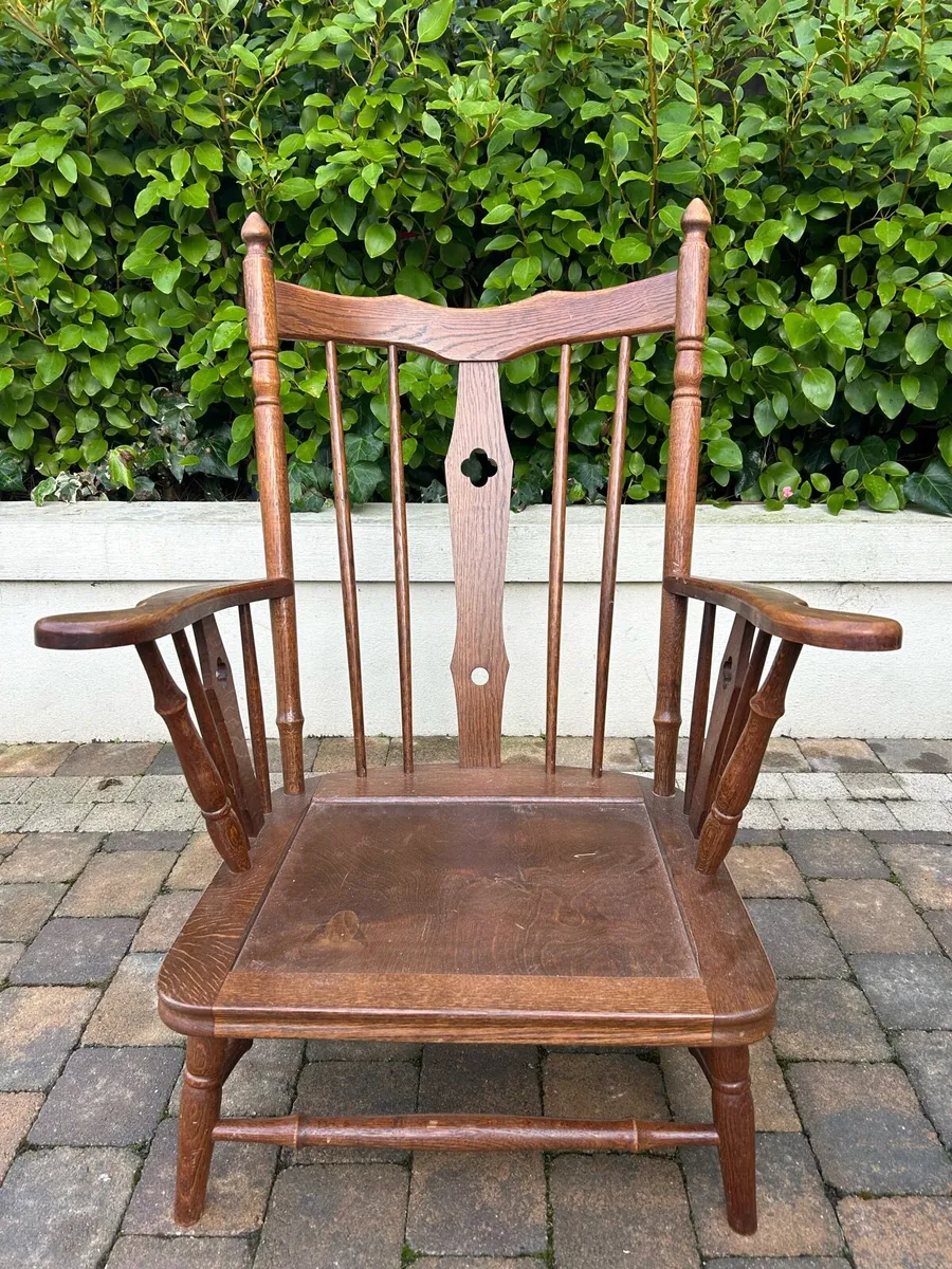 Antique oak gothic lounge chair - Image 1