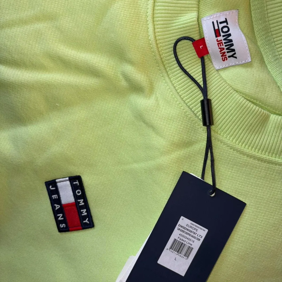 ATommy Jeans Cropped Sweatshirt – Lime Green  Size - Image 2