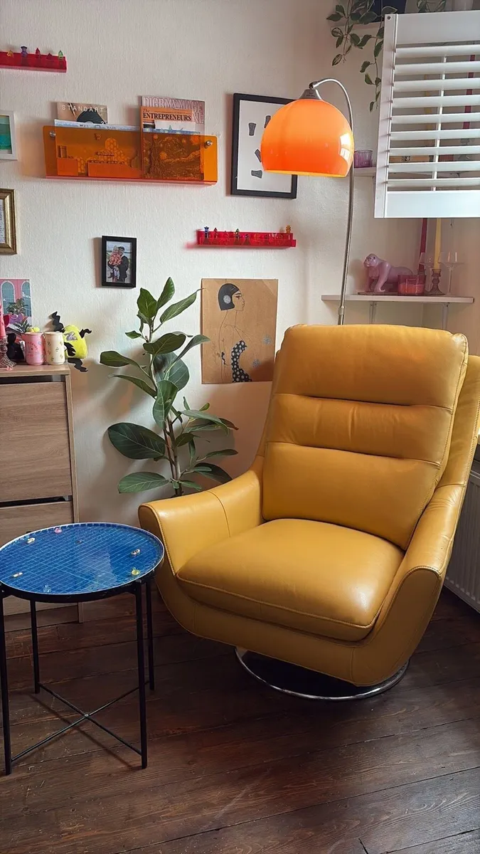Retro style swivel chair - Image 2