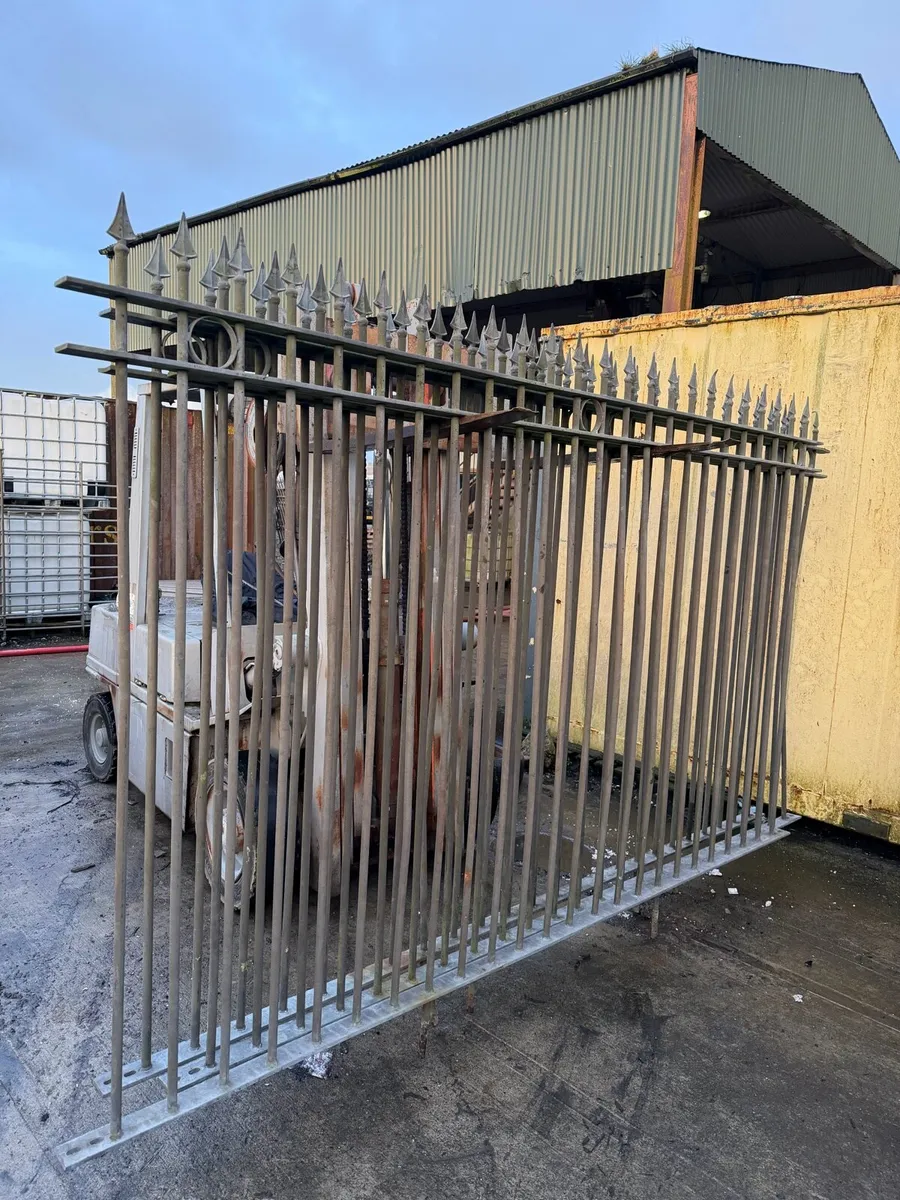Wrought iron Security Gates / fence panel 10-6ft - Image 3