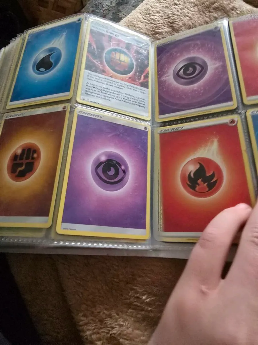 basic pokemon cards  has some rare realy good card - Image 3