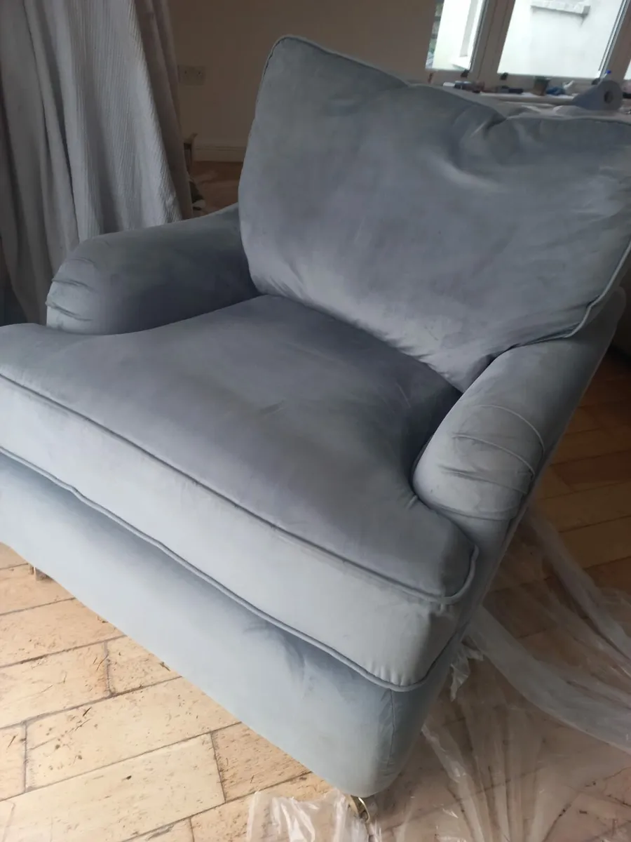 Seude Arm Chair - Image 1