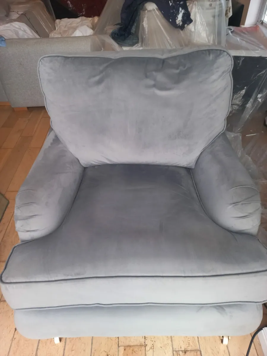 Seude Arm Chair - Image 4
