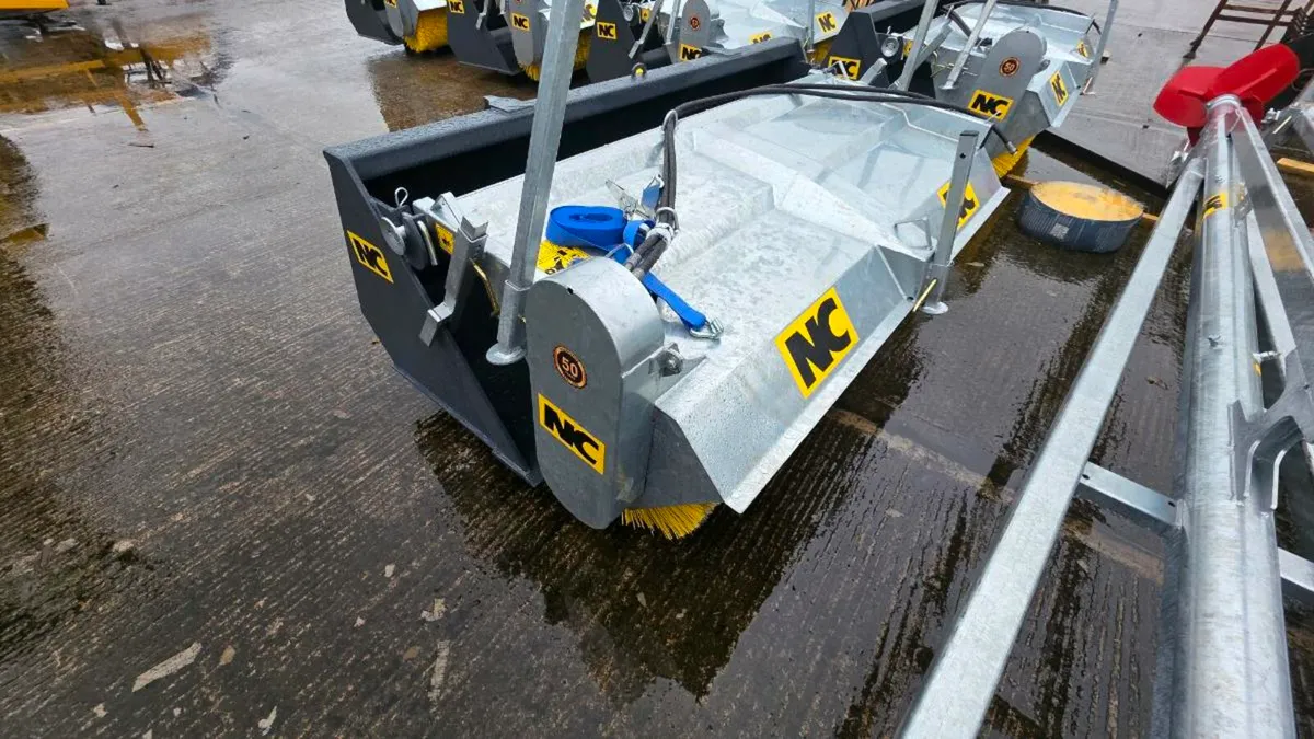 New NC Bucket & Sweeper 7'9' Pin & Cone - Image 1