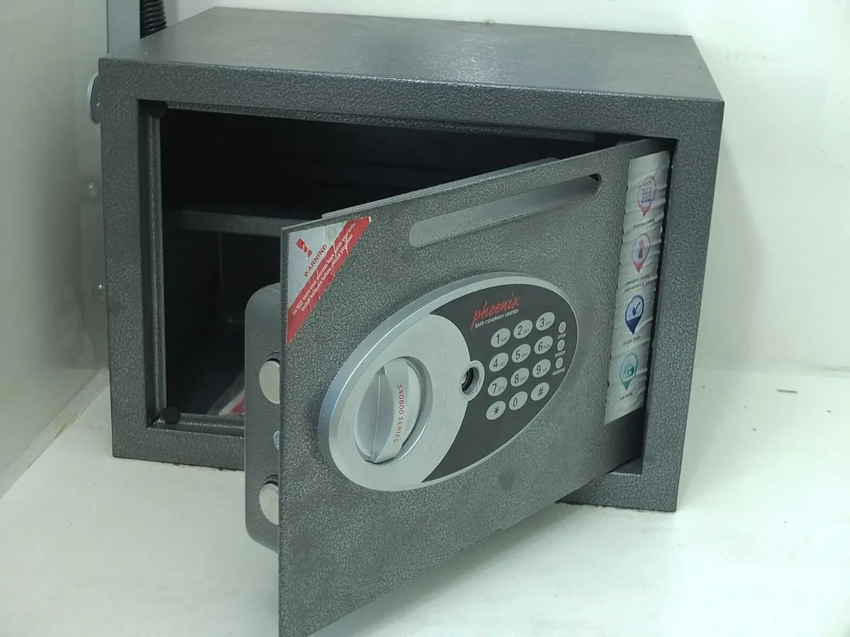 2023 Renault Master Low Loader Van - Image 3