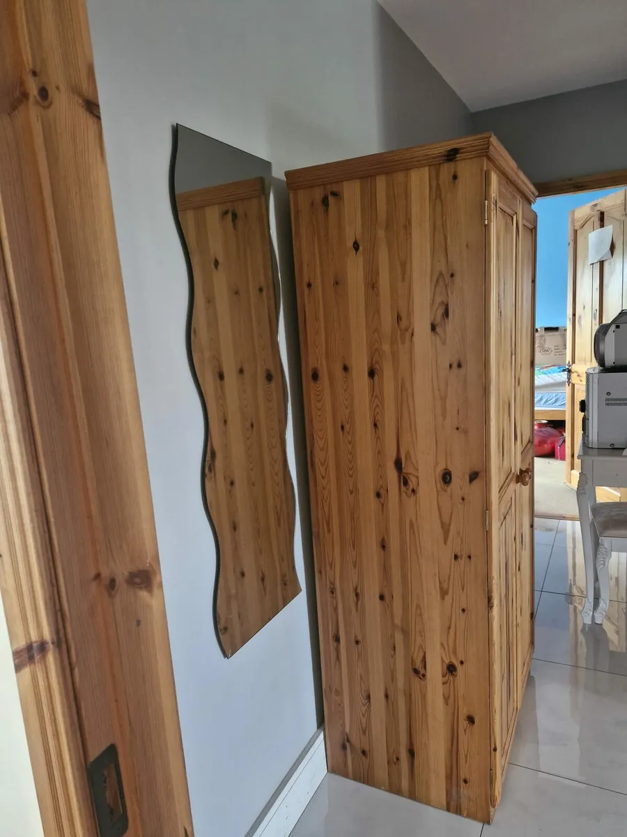 Wardrobe - Image 3