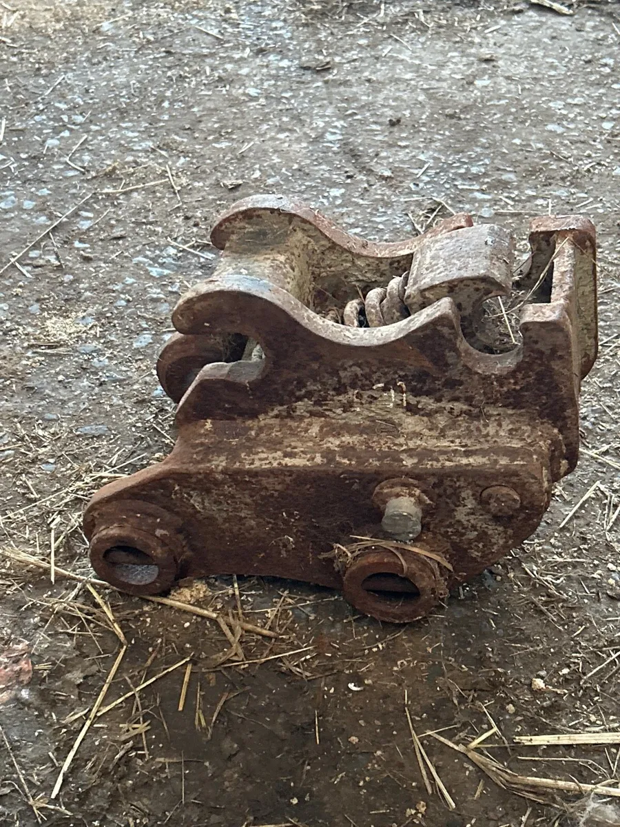 Semi Automatic Quick hitch - Image 1