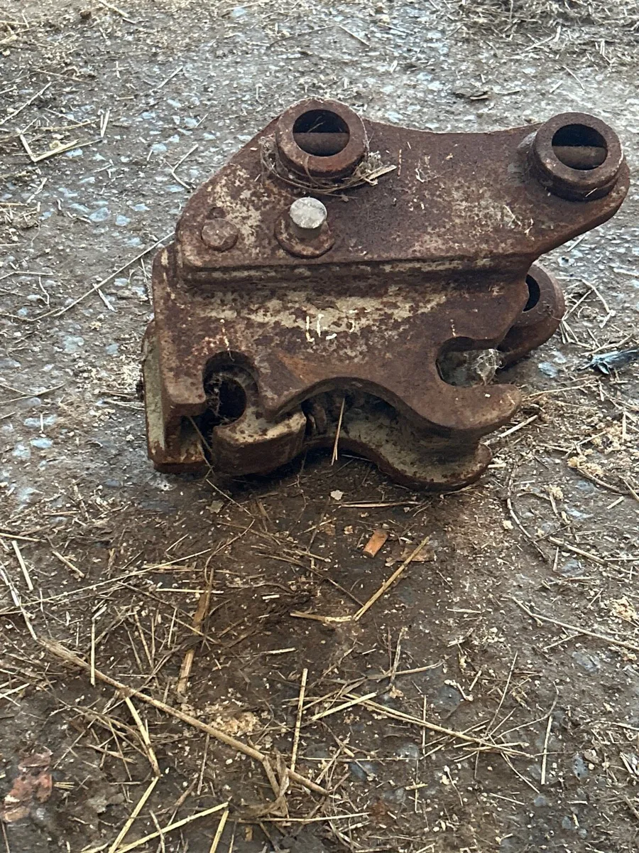 Semi Automatic Quick hitch - Image 3