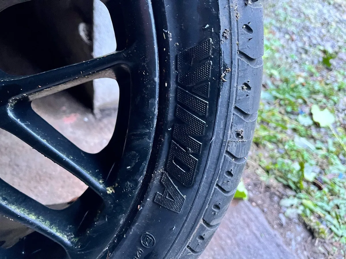 Alloys and tyres for Mini - Image 4