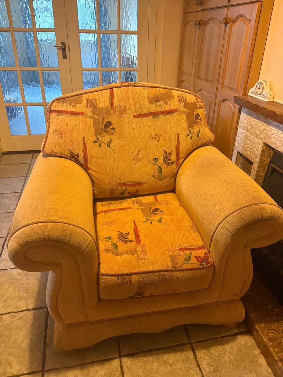 Armchair - Image 1