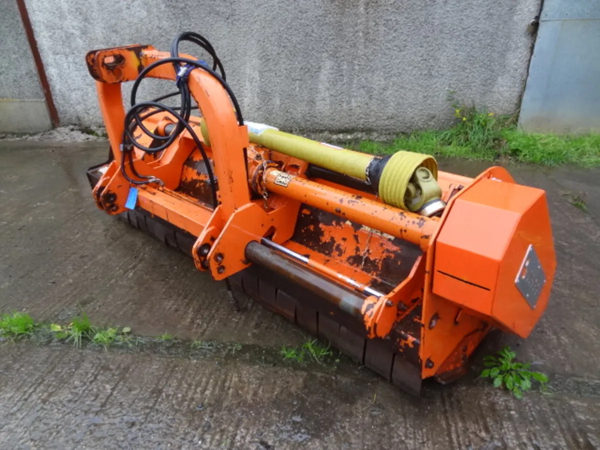 Browns 280 Mounted Flail Mower Mulcher Topper - Image 1