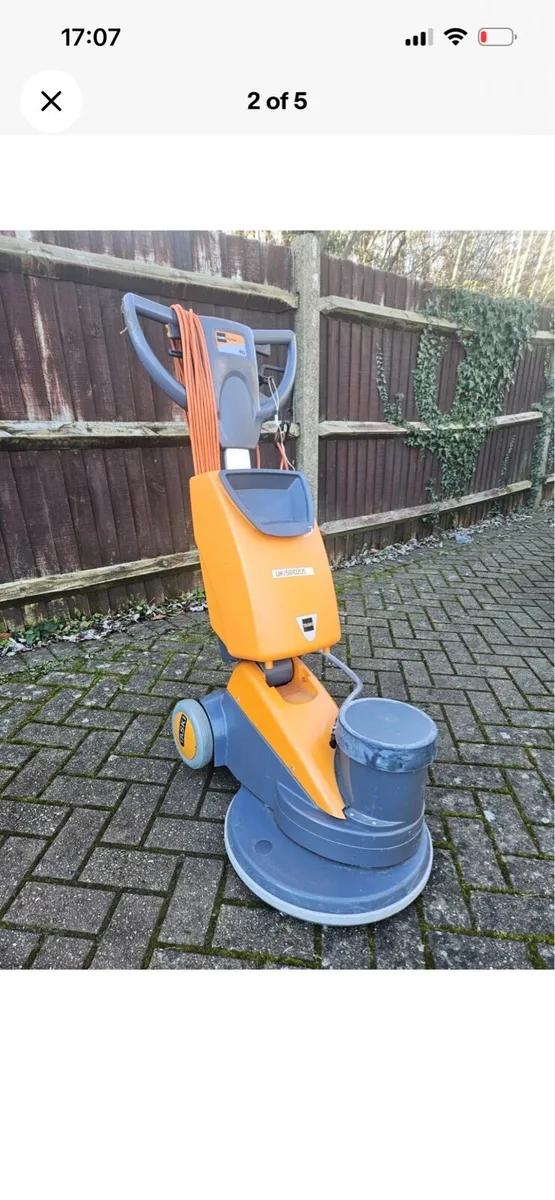 Taski floor polisher scrubber sander and wet vac - Image 3
