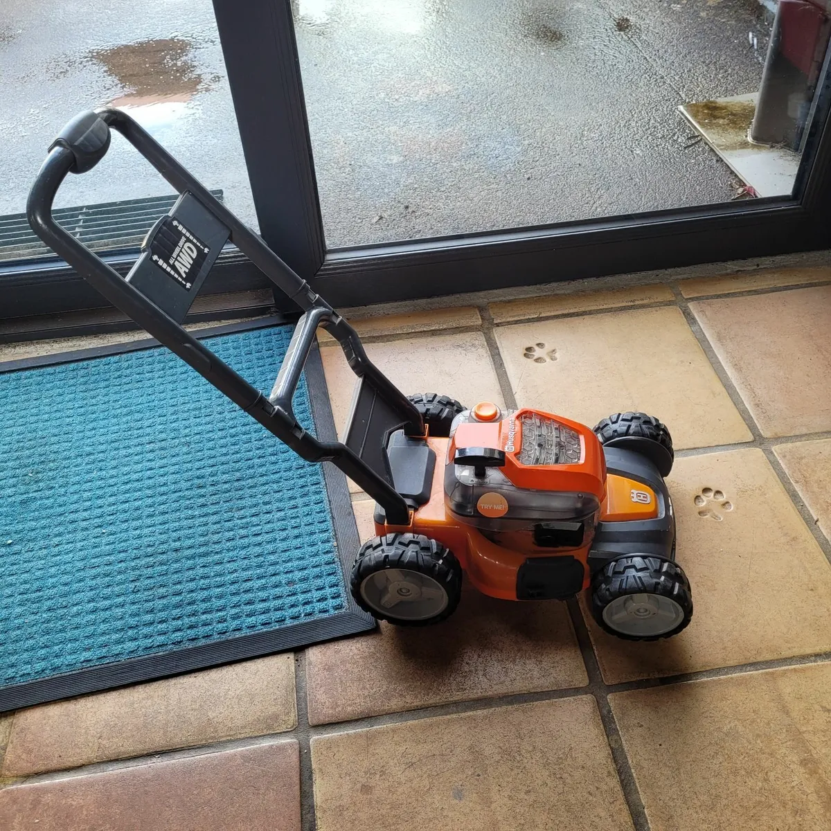 Husqvarna toy lawn mower - Image 2