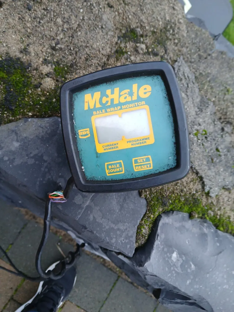 Bale wrapper. - Image 1