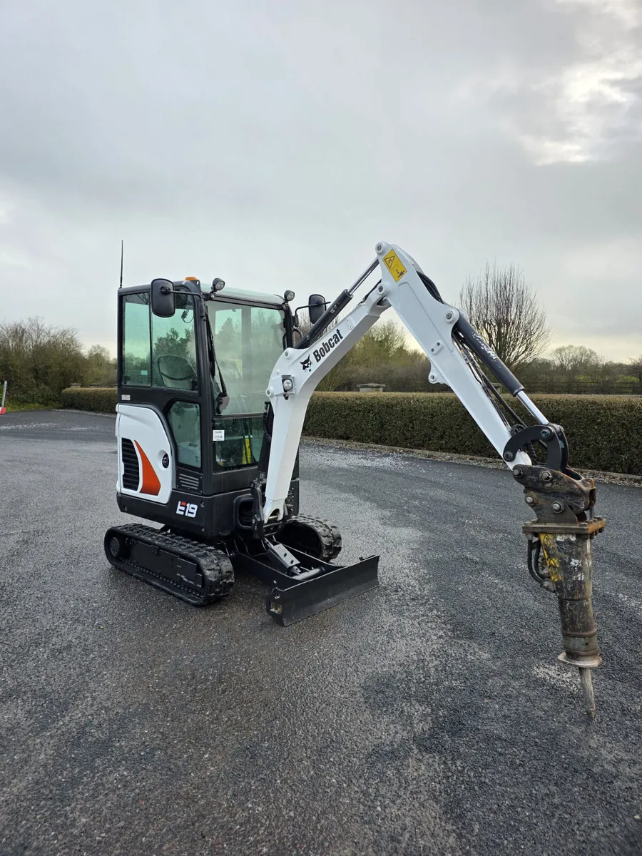 2022 Bobcat E19 Mini Digger | 1k Hrs + Breaker - Image 1