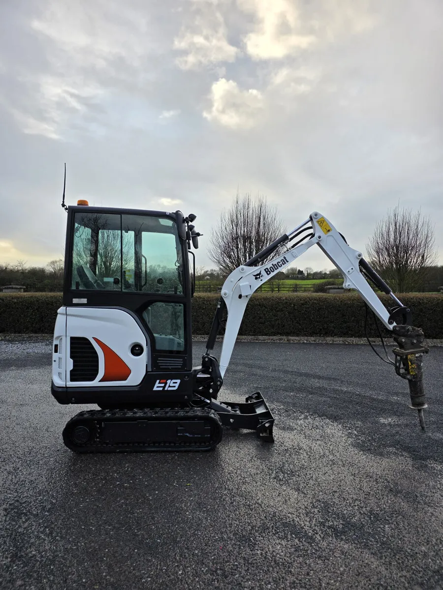 2022 Bobcat E19 Mini Digger | 1k Hrs + Breaker - Image 2