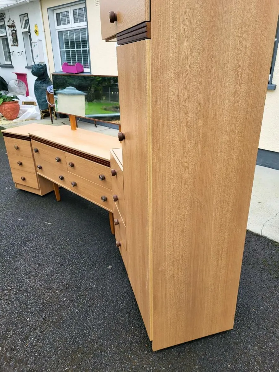 Lovely Bedroom suite - Image 2