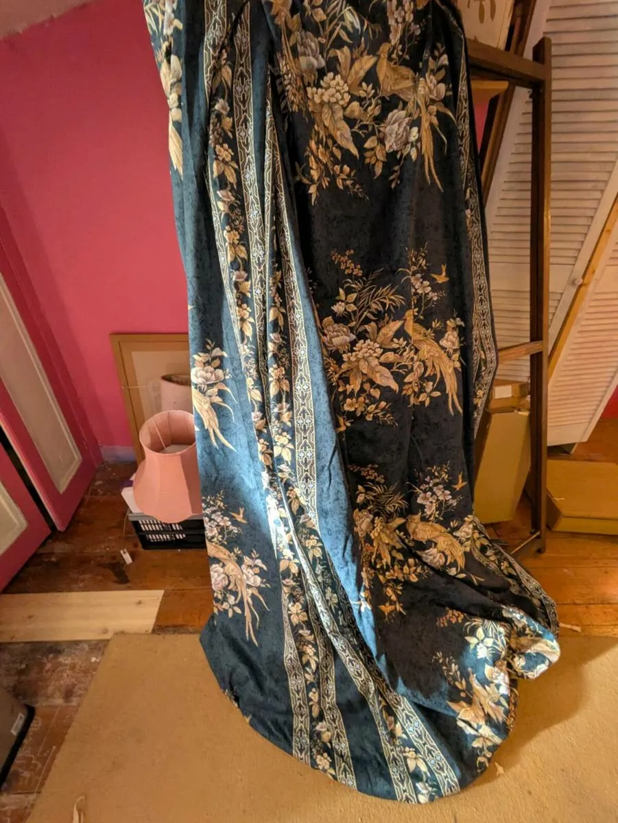 Large curtains - Image 2