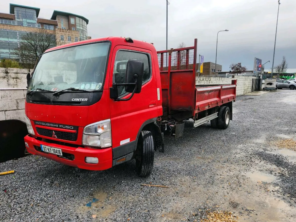 2007 mitsubishi canter fuso tipper no crane. - Image 1