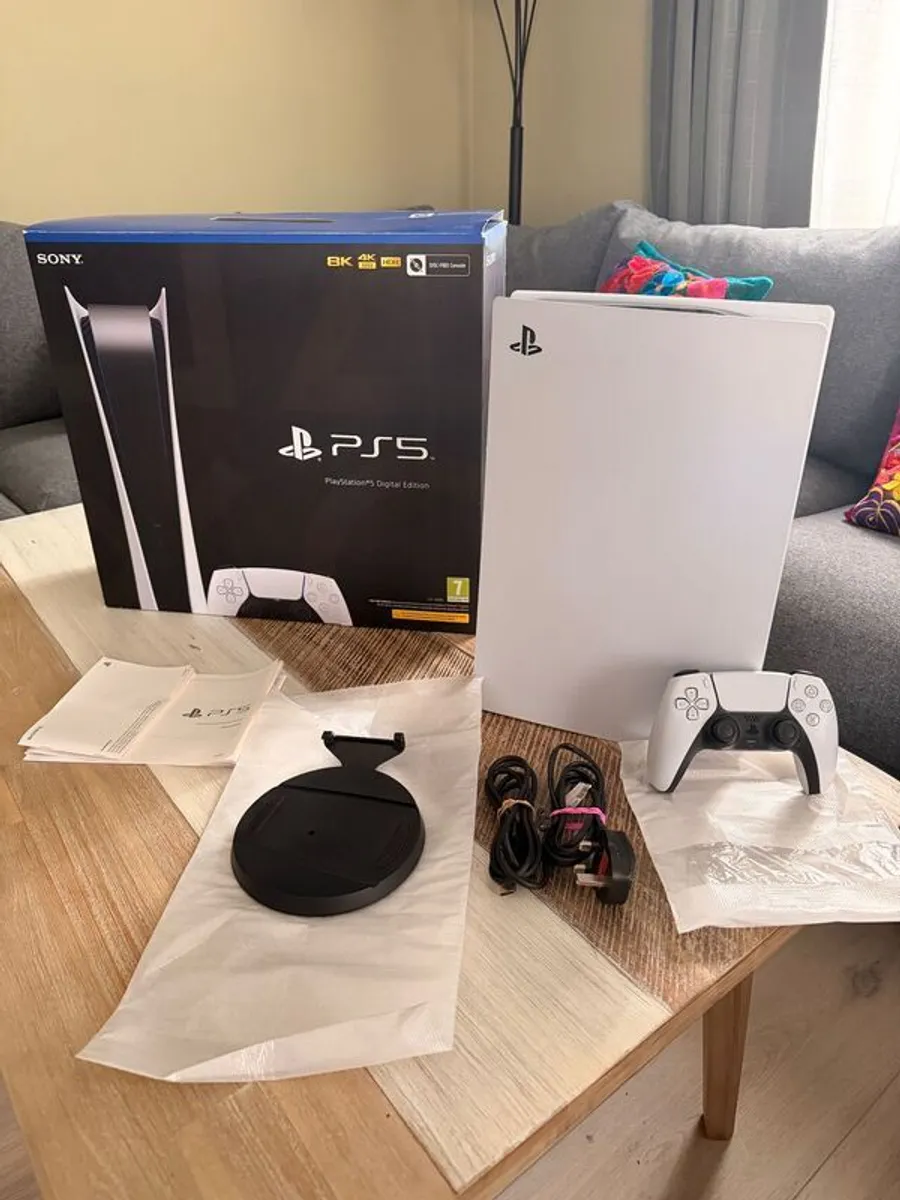 PlayStation 5 Digital Boots & Works Random Game Crashes (CE-108255-1) - Image 1