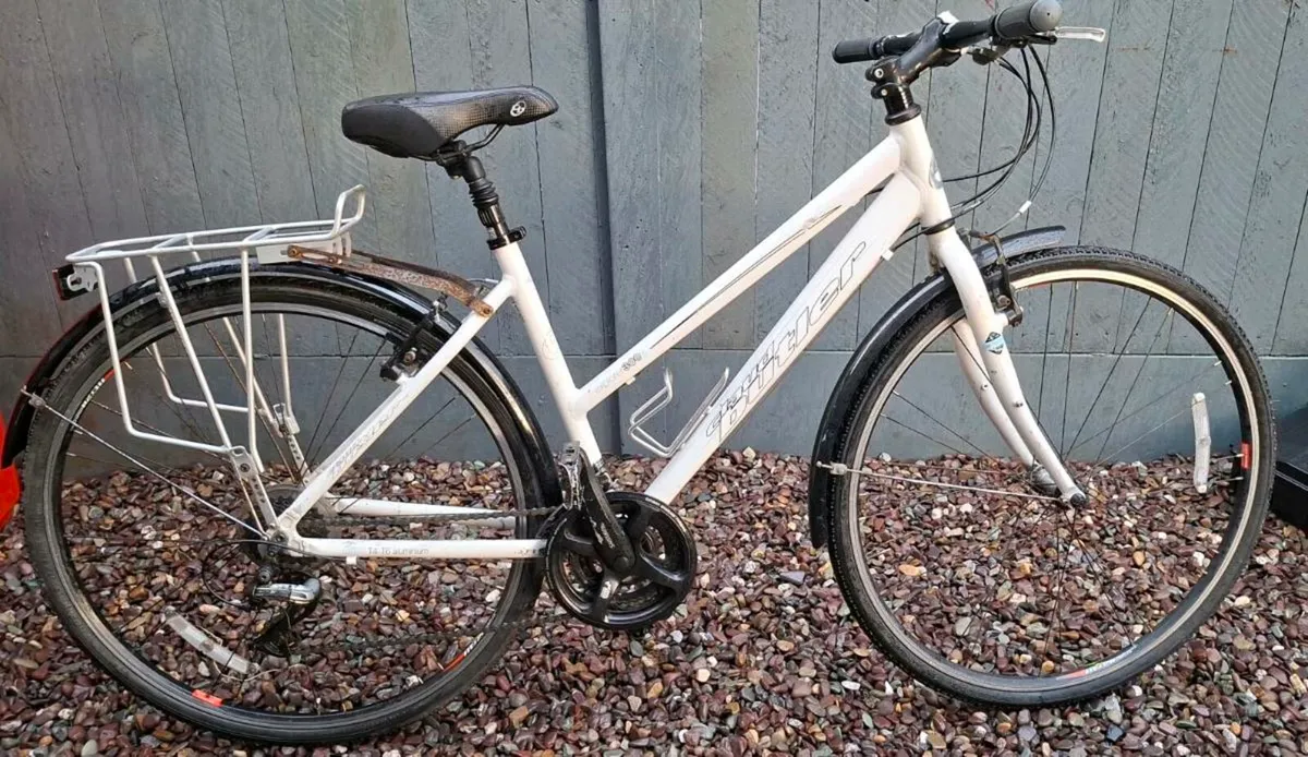 Ladies bicycle - Image 1