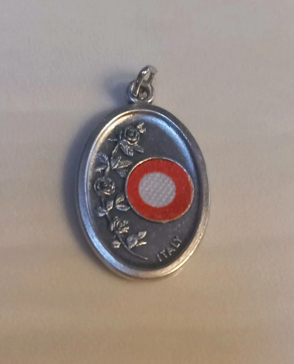 3rd class relic Padre Pio freepost D18 - Image 2