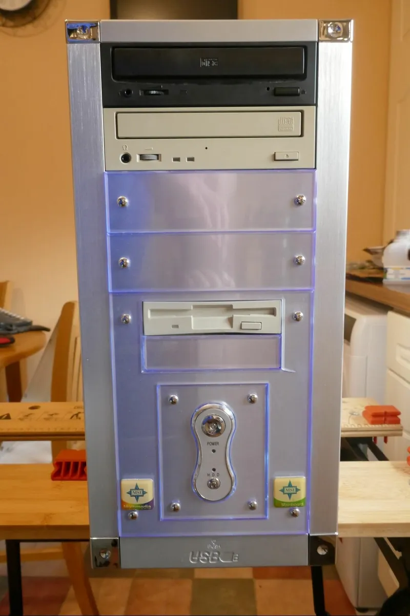 Sky Hawk PSR4638 Miditower silver aluminium case. - Image 1