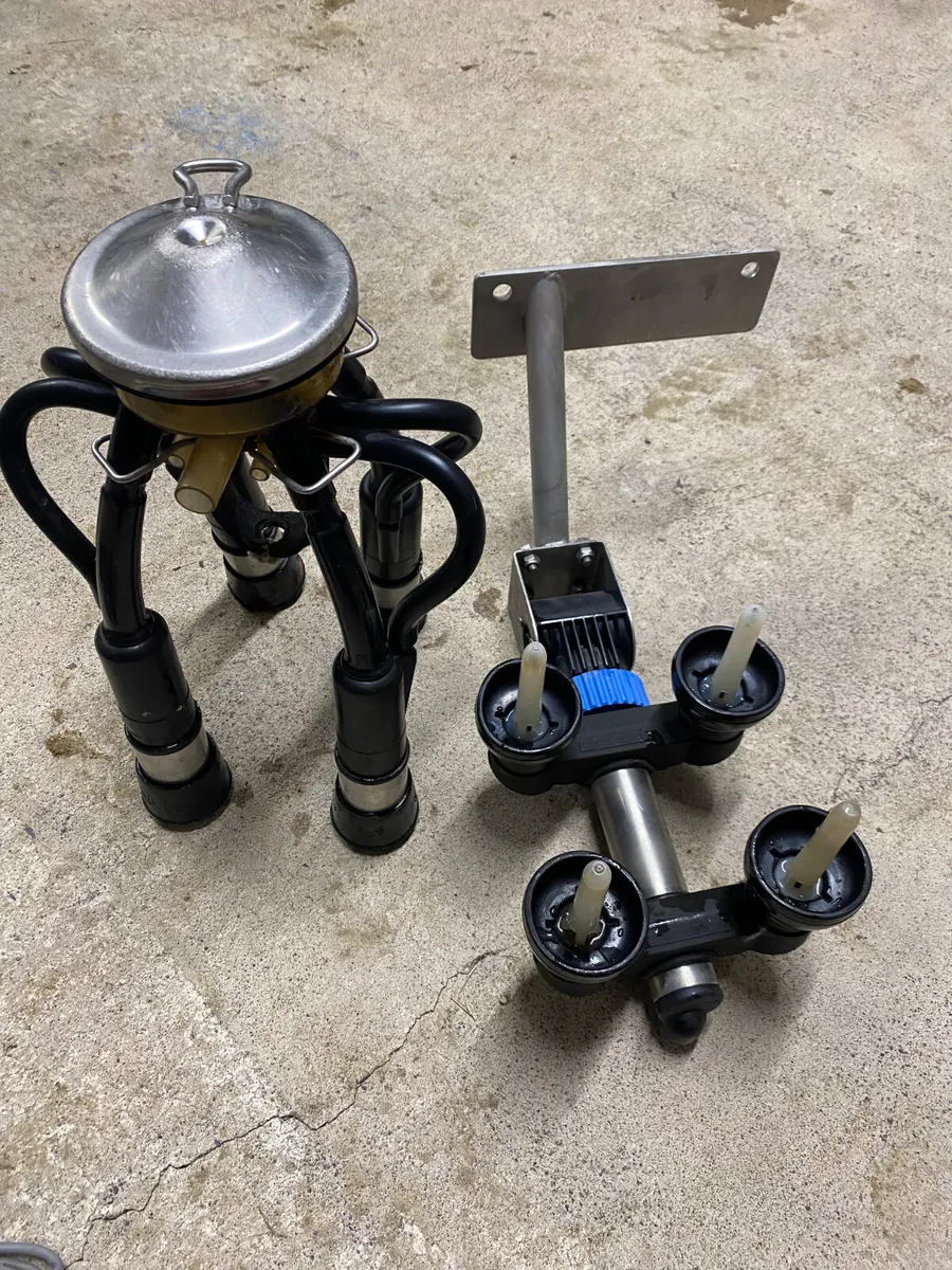 milking parlour - Image 1