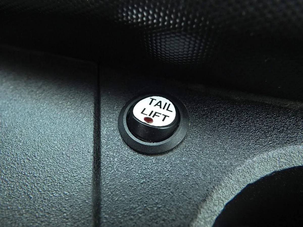 2020 Iveco Daily Dropside Van - Image 2