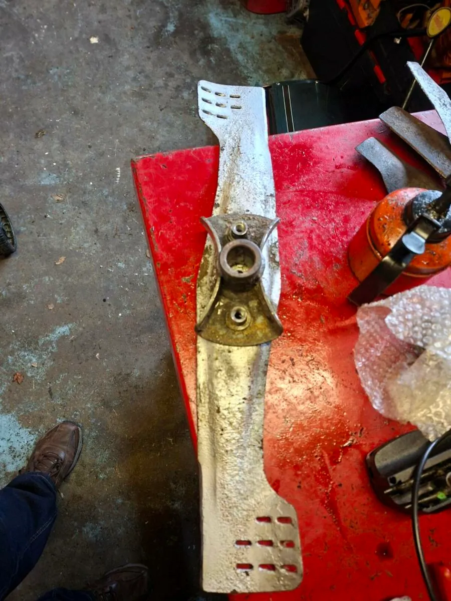 Honda  izzy  blade  boss  and  blade - Image 2