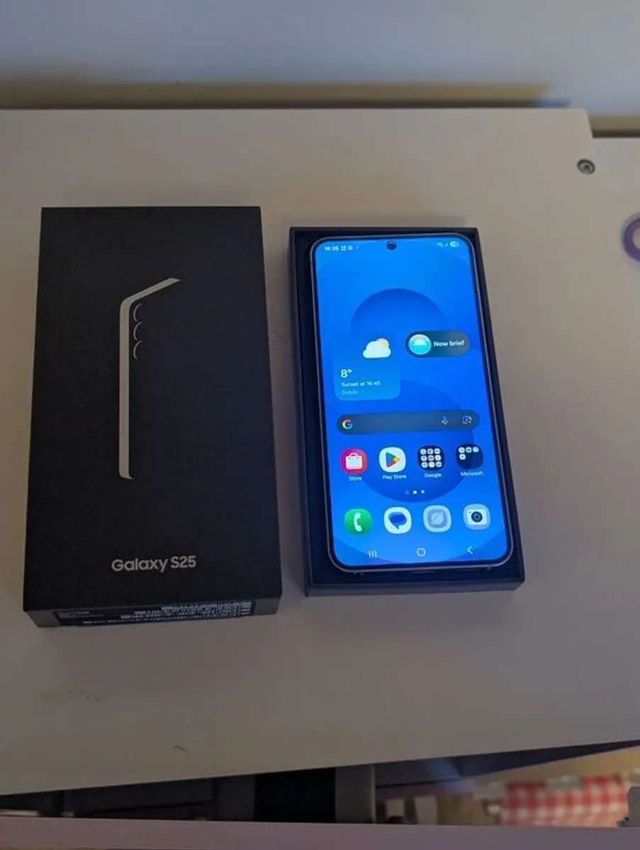 Samsung S25 Icy Blue 128gb Sim Free Boxed Samsung Warranty some micro scratches on screen overall great condition. - Image 1