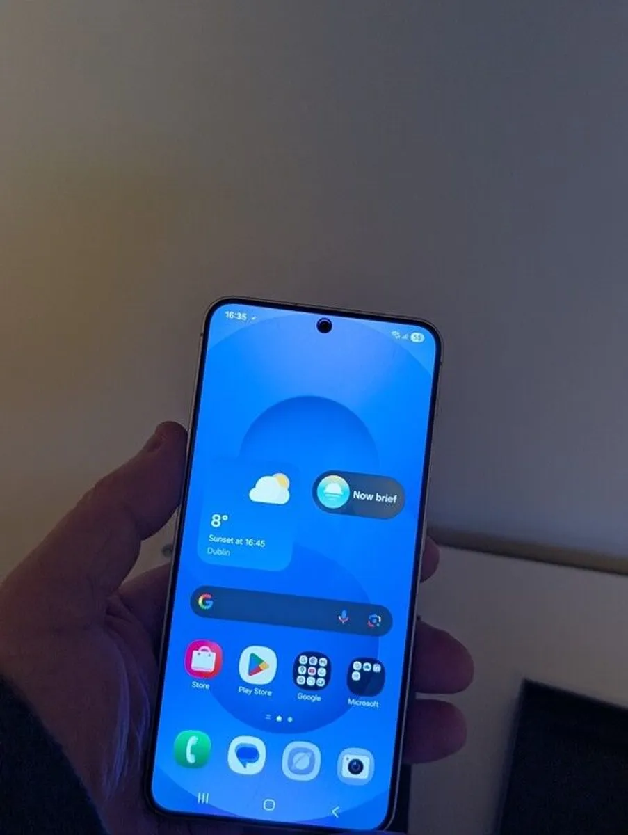 Samsung S25 Icy Blue 128gb Sim Free Boxed Samsung Warranty some micro scratches on screen overall great condition. - Image 3