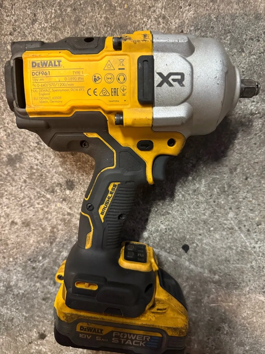 DeWalt High torque impact wrench - Image 1