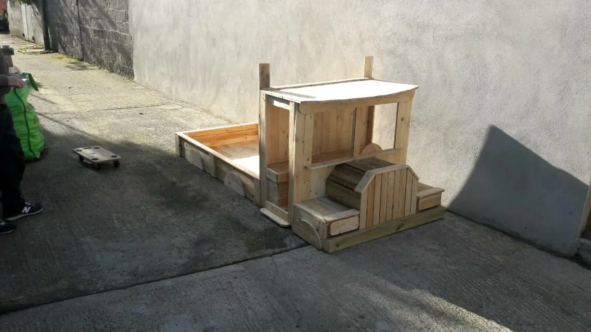 Handmade truck sandpit - Image 3