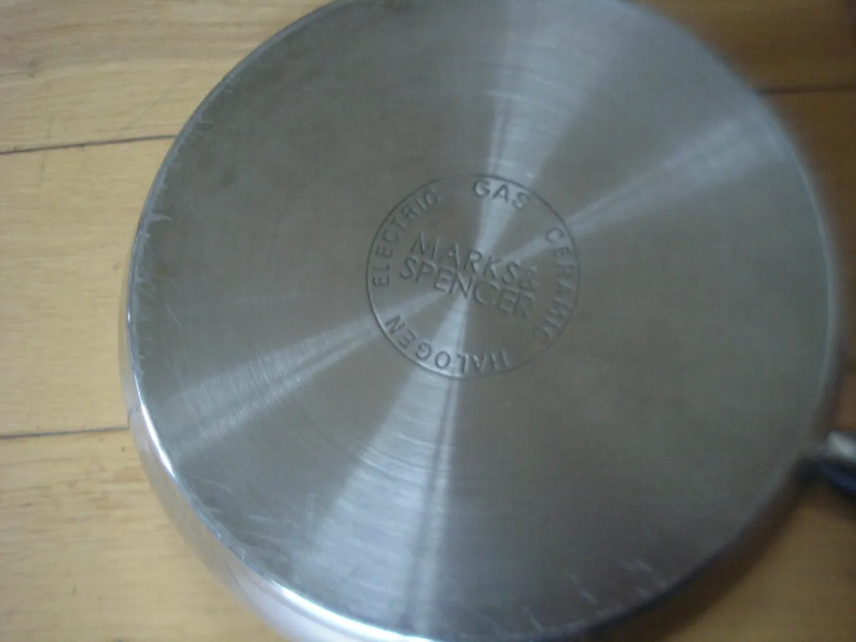 3 STAINLESS STEEL COOKING POTS. - Image 3