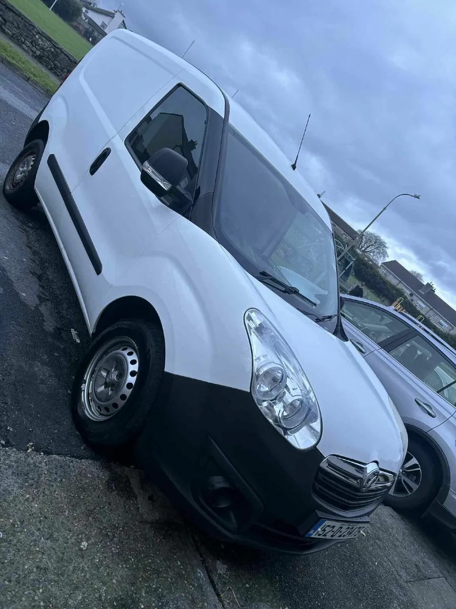 Vauxhall  combo  2015 - Image 2