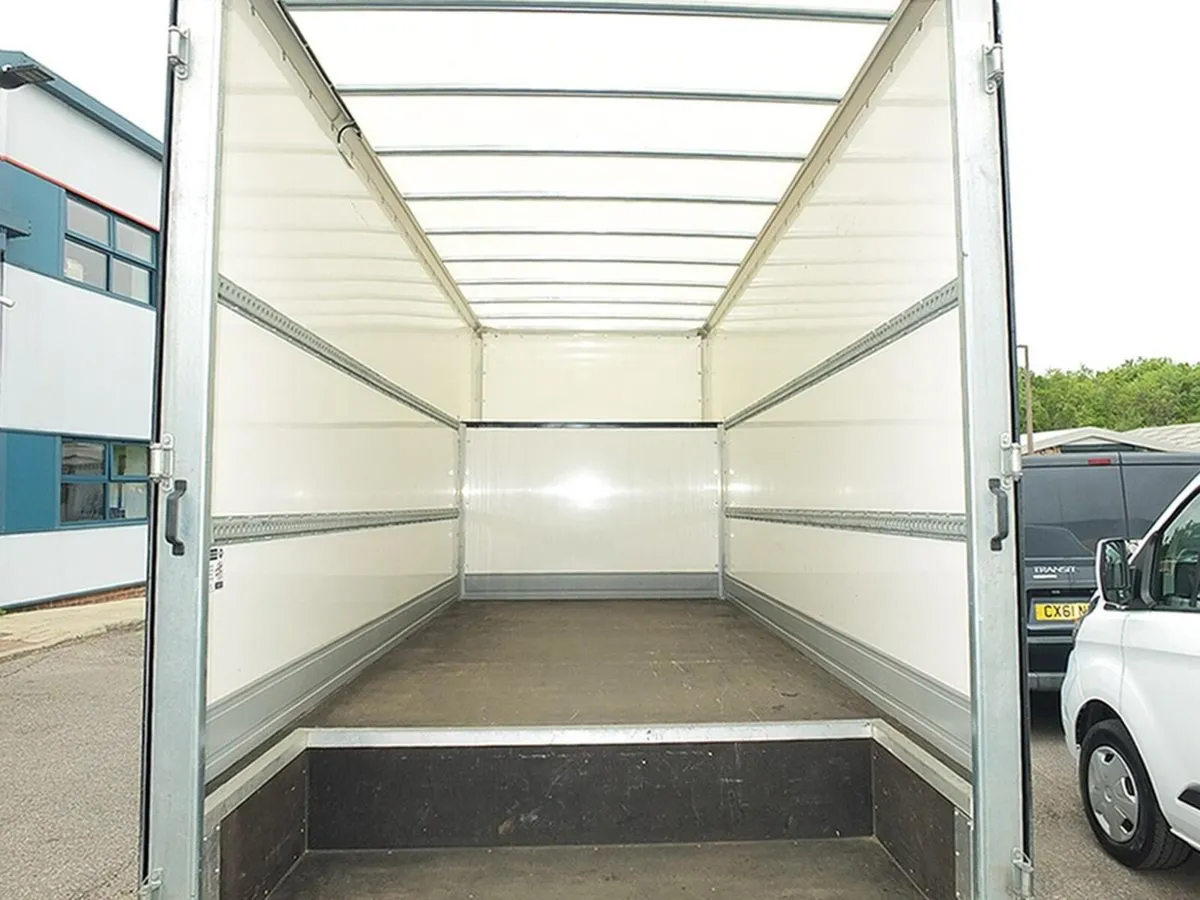 2023 Mercedes-Benz Sprinter Luton Box Van - Image 3