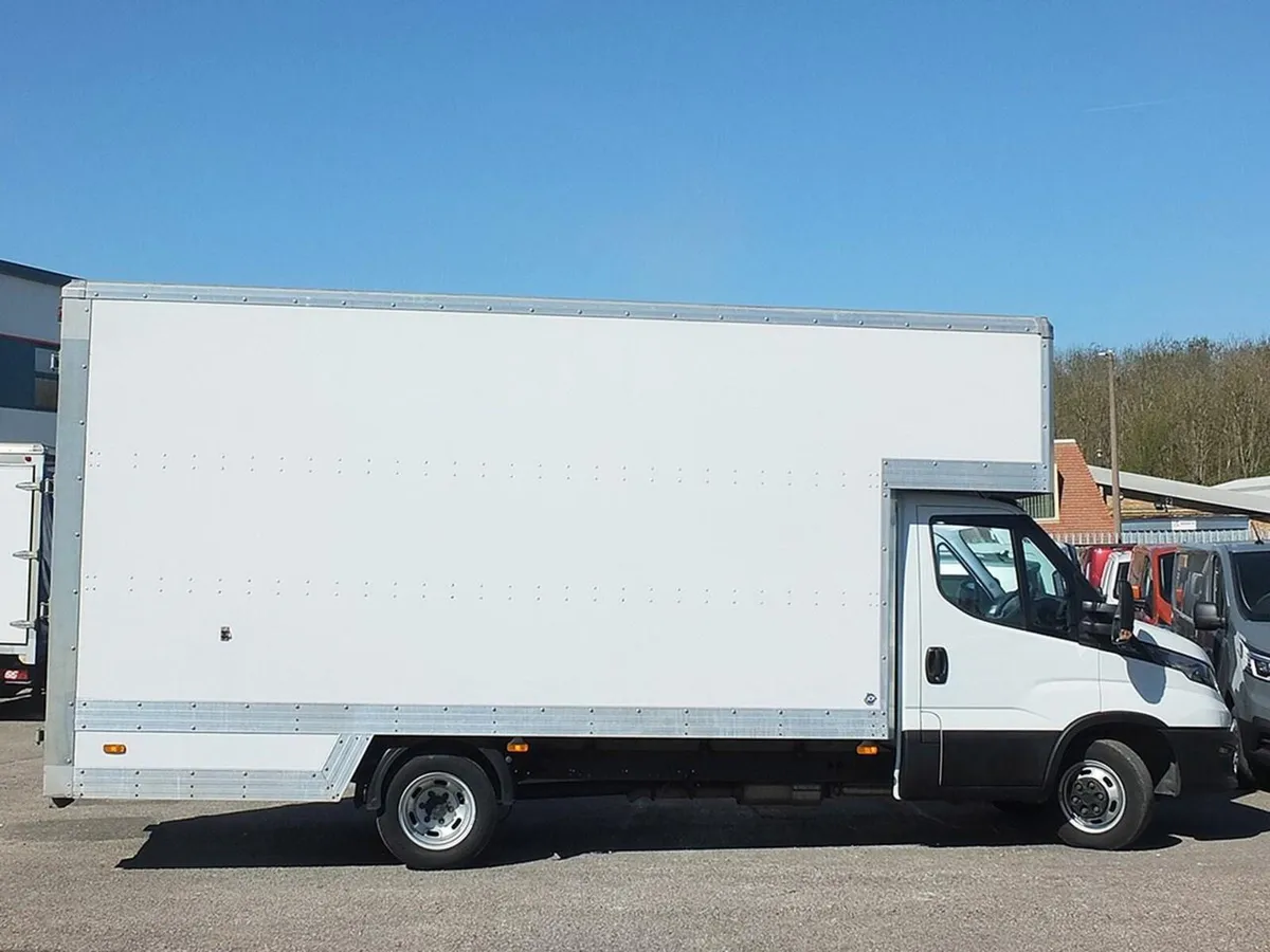 2021 Iveco Daily Luton Box Van - Image 2