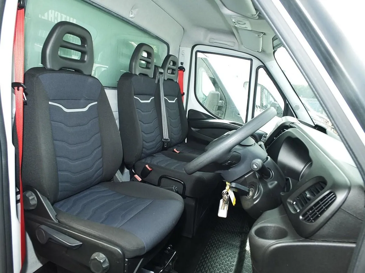 2021 Iveco Daily Luton Box Van - Image 4