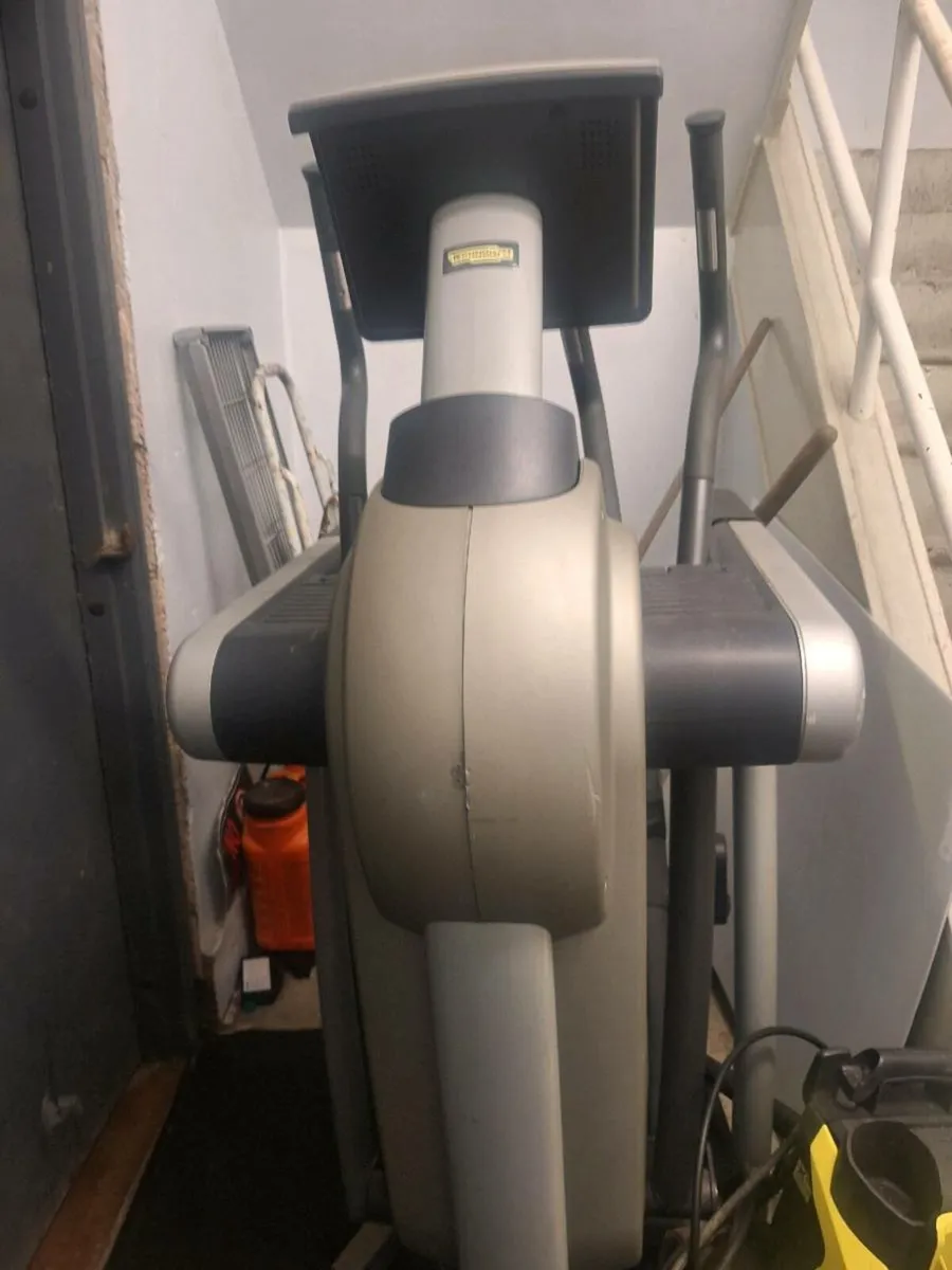 Cross Trainer - Image 3