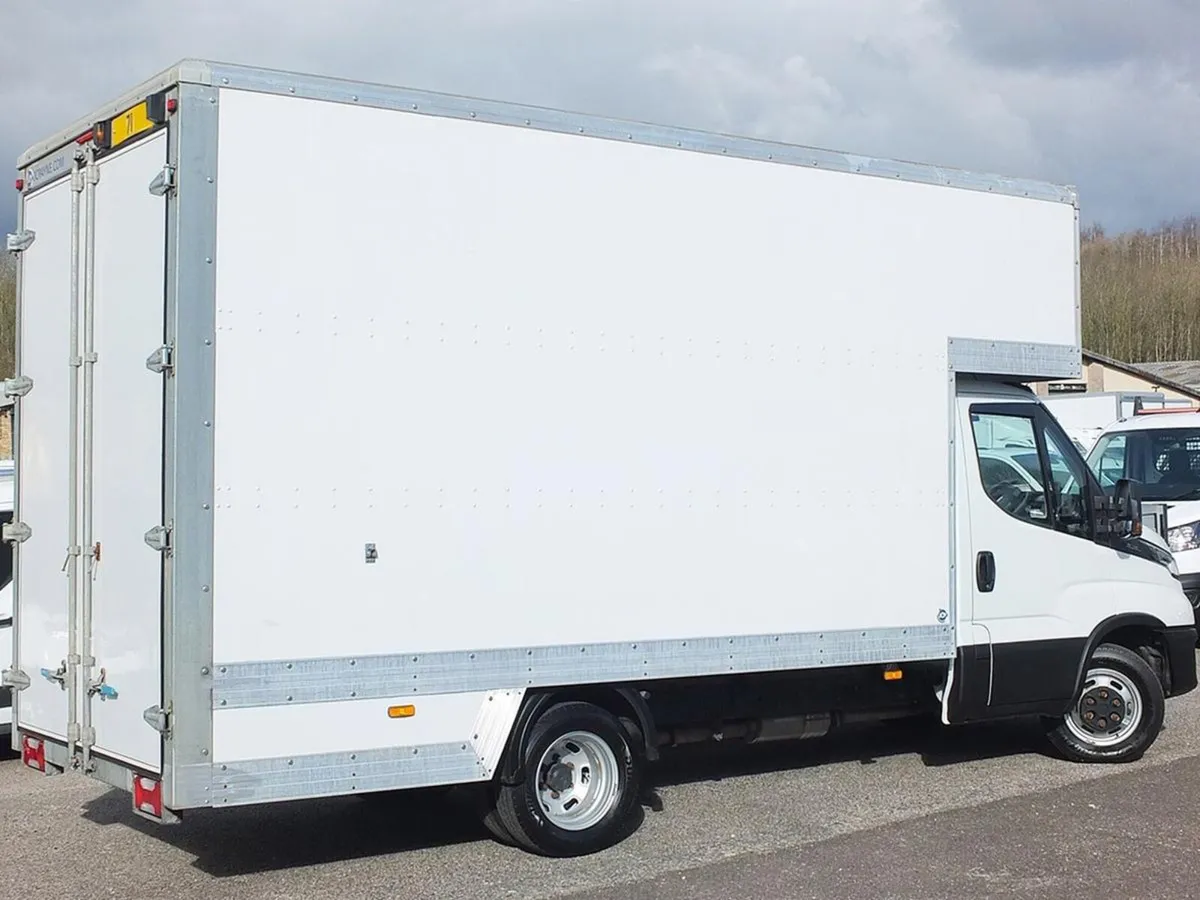 2021 Iveco Daily Luton Box Van - Image 2