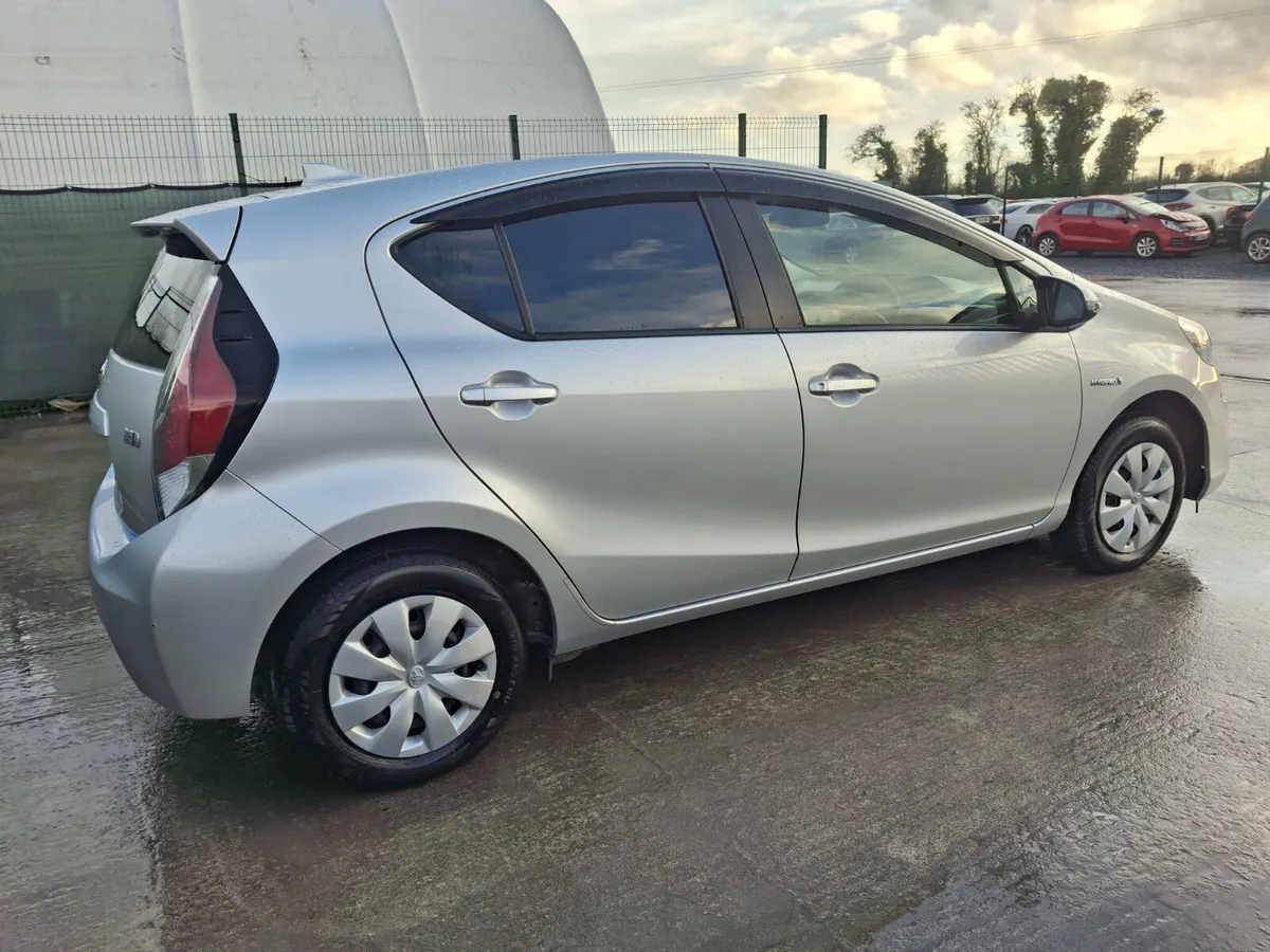 2017 Toyota Aqua 1.5 Hybrid - Image 3