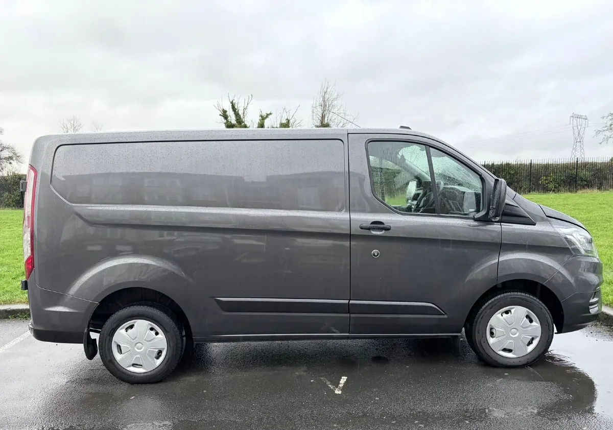 2022 Ford Transit Custom - Image 2