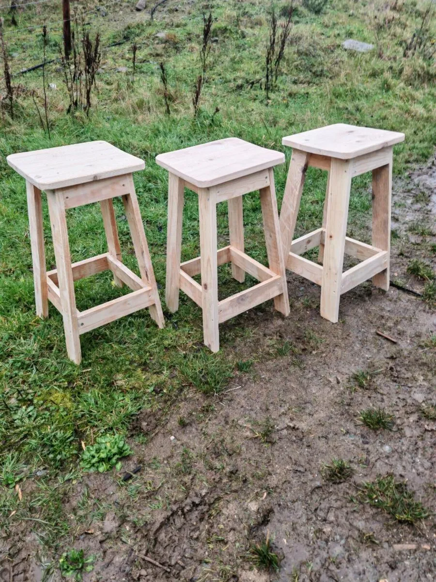 Handmade rustic stools - Image 4
