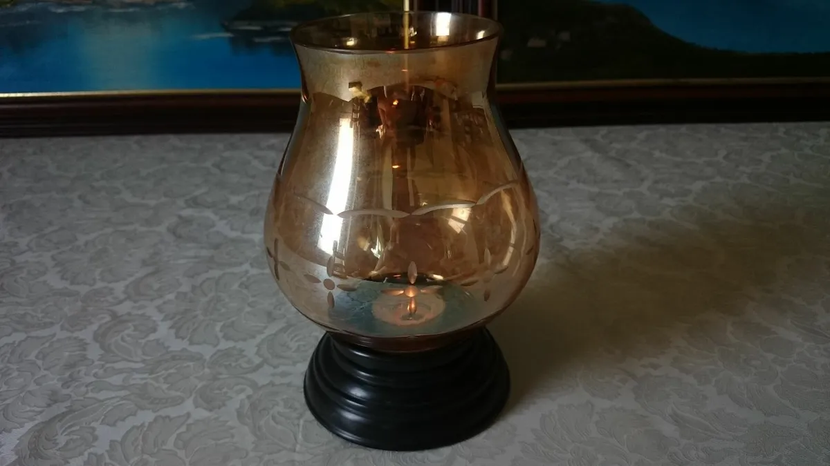 Vintage Etched Amber Glass Hurricane Lamp WithBase - Image 4