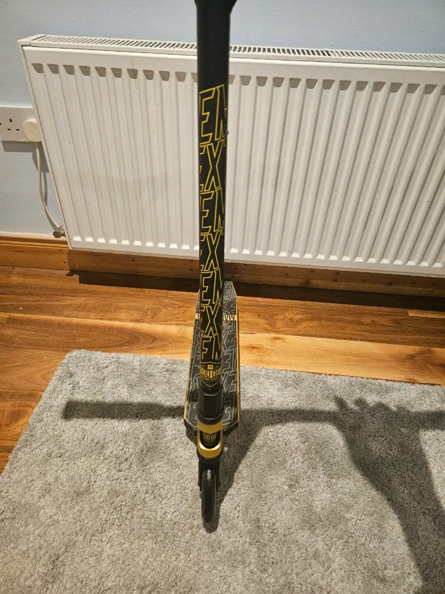 Madd gear kick kaos scooter - Image 3