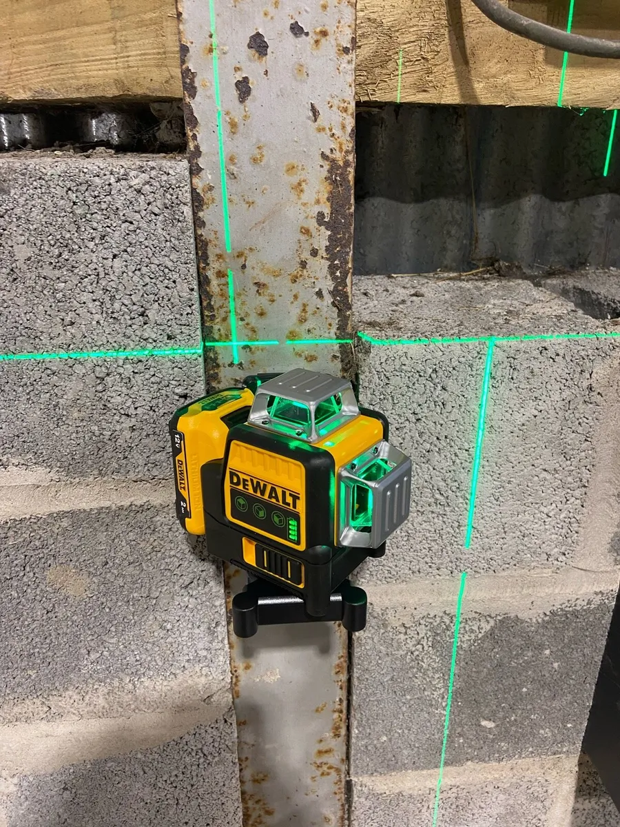 Dewalt 360 laser level - Image 1