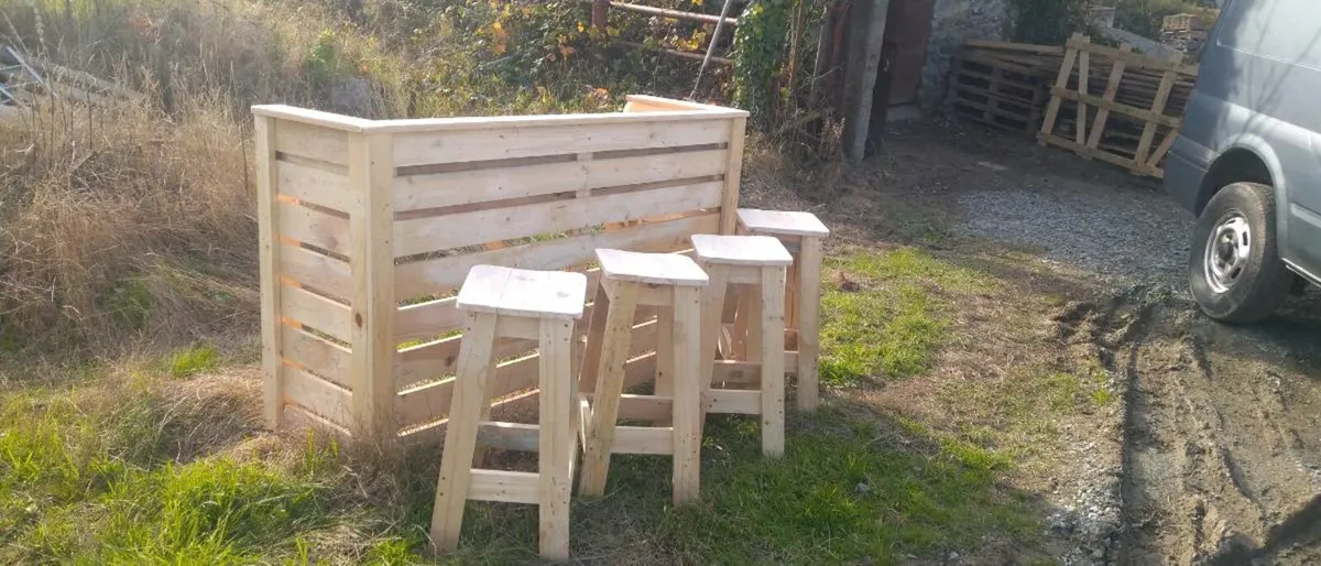 Handmade rustic homebar - Image 1